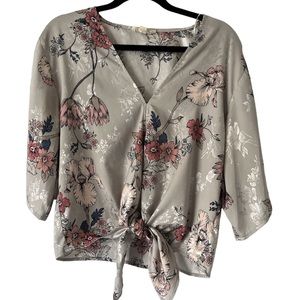 Lovestich tie up kimono sleeve silky flower pattern top, size medium